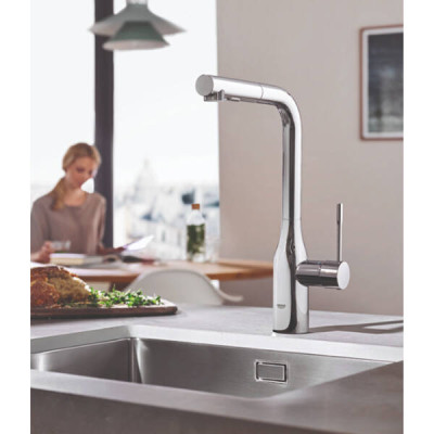 Змішувач для кухні Grohe Essence 30504000 з висувним дворежимним виливом Змішувач для кухні Grohe Essence 30504000 з висувним дворежимним виливом