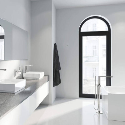 Змішувач для ванни Grohe Plus 23846DC3 підлоговий суперсталь Змішувач для ванни Grohe Plus 23846DC3 підлоговий суперсталь