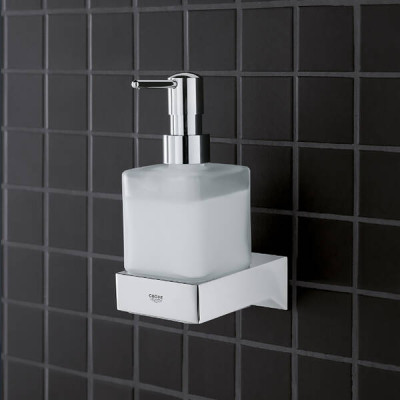 Дозатор для рідкого мила Grohe Selection Cube 40805000 хром